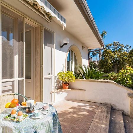 レッチェ Garden View Near The Sea Bed & Breakfast エクステリア 写真